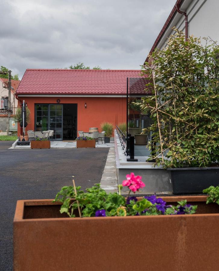 Veltlin Bed & Wine Hotel Valtice Exterior foto