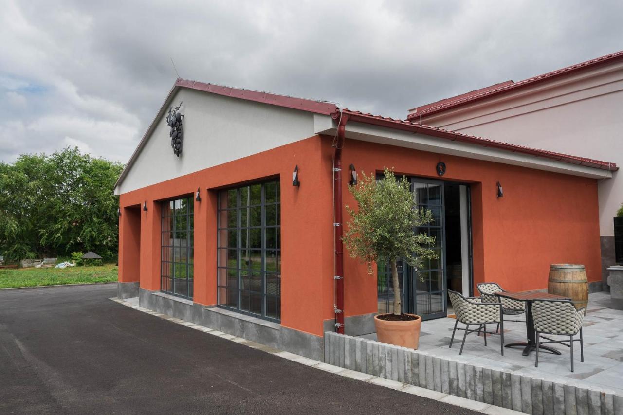 Veltlin Bed & Wine Hotel Valtice Exterior foto
